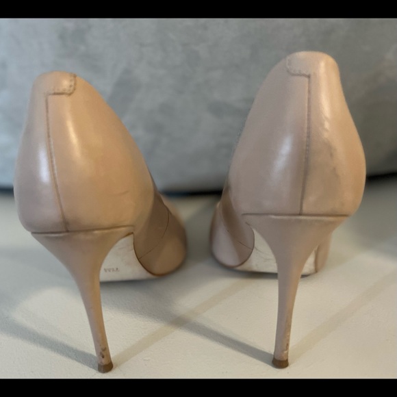 Guess Braylea Faux Leather Pump with 4” Stiletto Heel Beige Size 7-1/2 - Picture 6 of 10